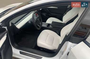 Седан Tesla Model 3 2021 в Киеве