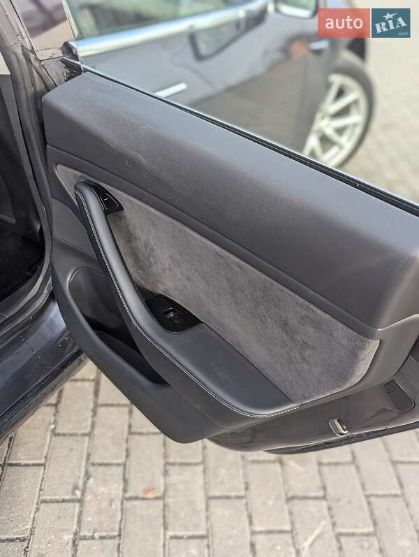 Седан Tesla Model 3 2018 в Шепетівці