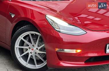 Седан Tesla Model 3 2018 в 