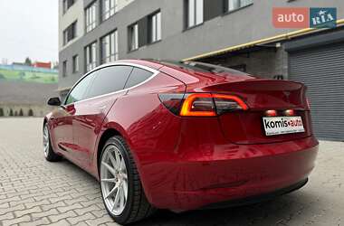 Седан Tesla Model 3 2018 в 