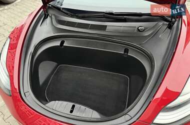 Седан Tesla Model 3 2018 в 