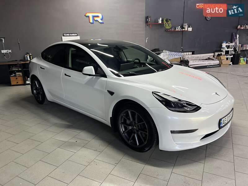 Седан Tesla Model 3 2021 в Днепре