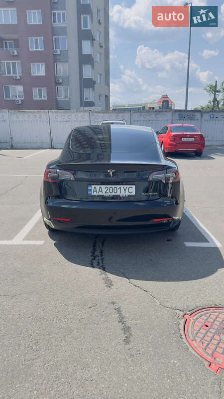 Седан Tesla Model 3 2022 в Киеве