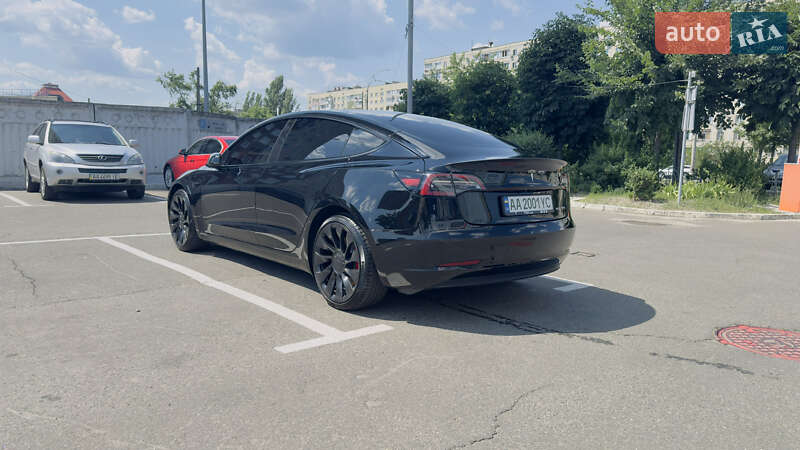 Седан Tesla Model 3 2022 в Киеве