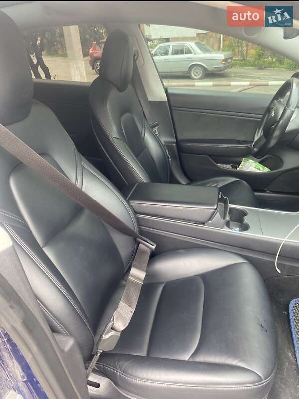 Седан Tesla Model 3 2018 в Львові