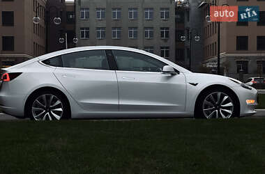 Седан Tesla Model 3 2018 в Києві