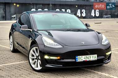 Седан Tesla Model 3 2018 в Львові