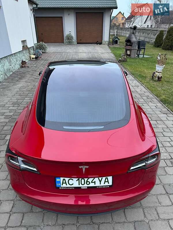 Седан Tesla Model 3 2018 в Маневичах