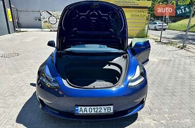 Седан Tesla Model 3 2021 в Киеве