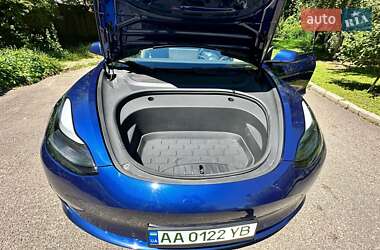 Седан Tesla Model 3 2021 в Киеве