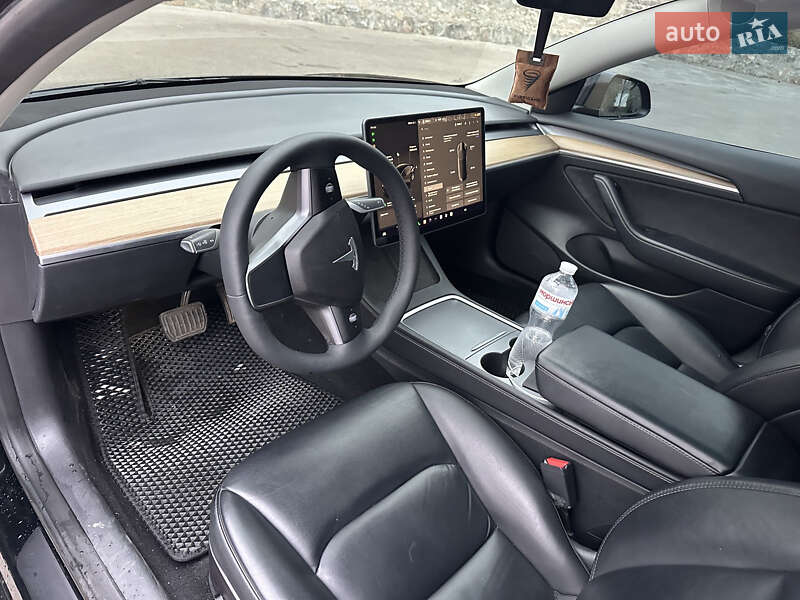 Седан Tesla Model 3 2022 в Житомире