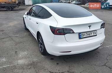 Седан Tesla Model 3 2020 в 