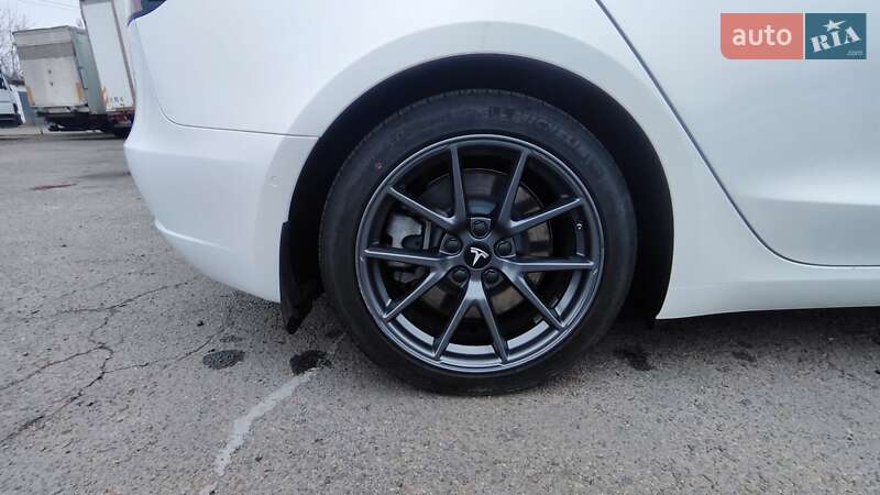 Седан Tesla Model 3 2020 в Одессе