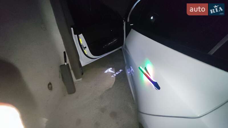 Седан Tesla Model 3 2020 в Одессе