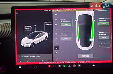 Седан Tesla Model 3 2020 в 