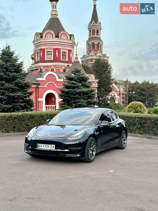 Седан Tesla Model 3 2018 в Каменском