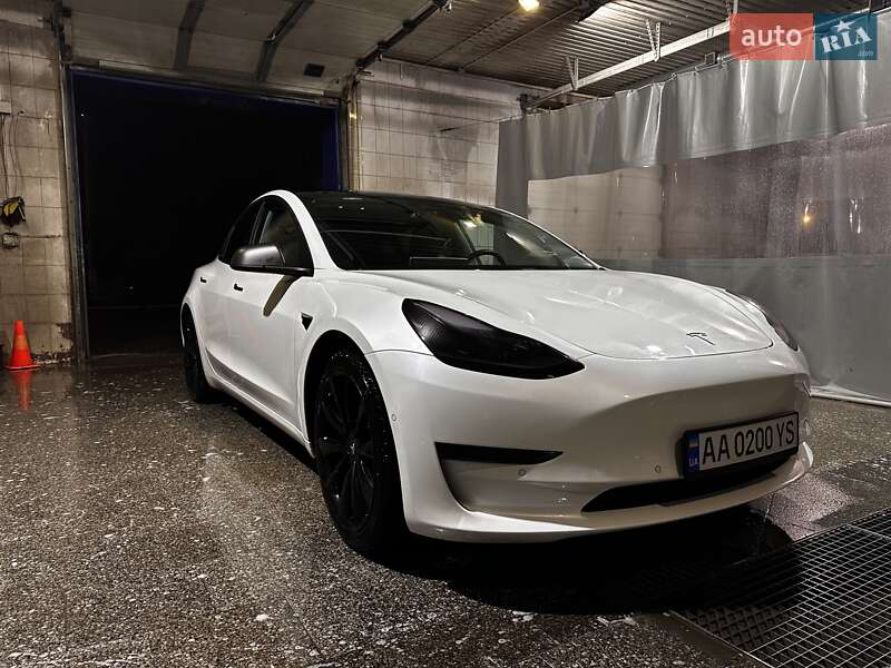 Седан Tesla Model 3 2019 в Киеве