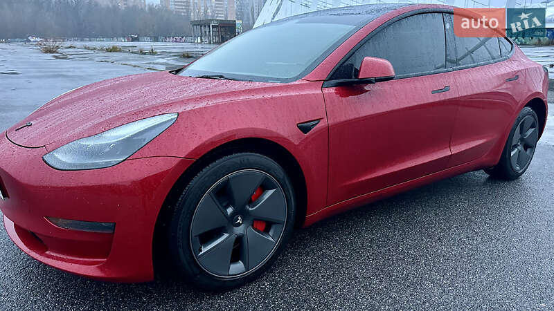Седан Tesla Model 3 2023 в Києві