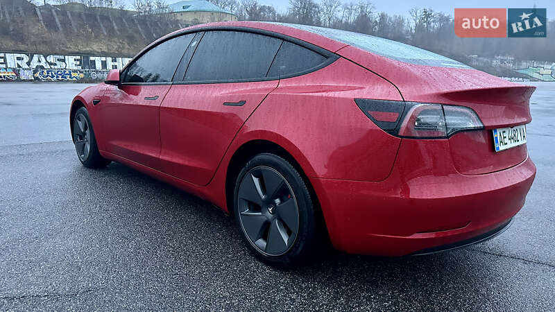 Седан Tesla Model 3 2023 в Києві