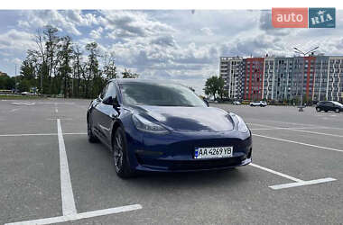 Седан Tesla Model 3 2022 в Києві