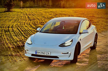Tesla Model 3 2022