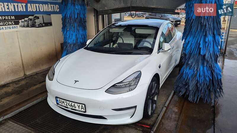 Седан Tesla Model 3 2020 в Днепре