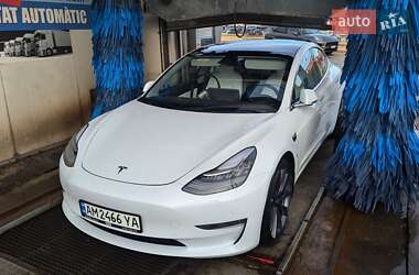 Седан Tesla Model 3 2020 в 