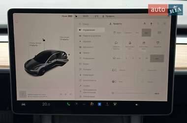 Седан Tesla Model 3 2023 в 