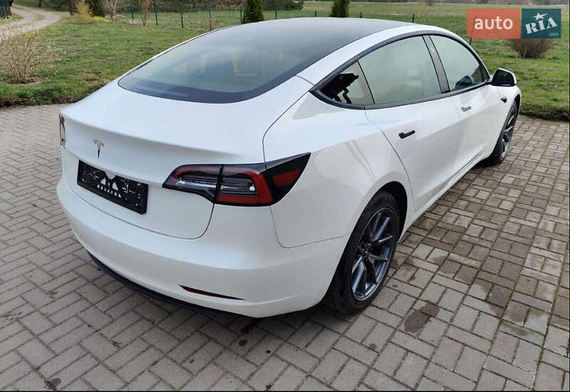 Седан Tesla Model 3 2022 в Ивано-Франковске