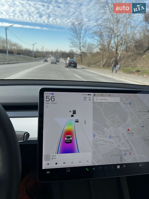 Седан Tesla Model 3 2021 в Кременчуці