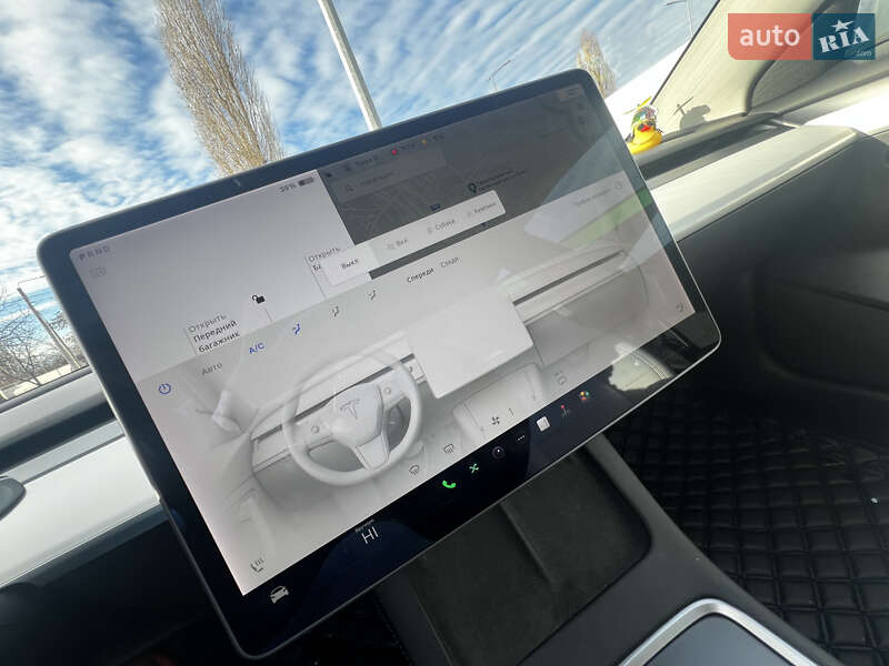 Седан Tesla Model 3 2021 в Кременчуці