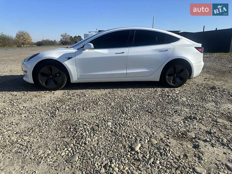 Седан Tesla Model 3 2019 в Коломые