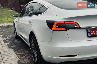 Седан Tesla Model 3 2020 в Луцке