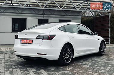 Седан Tesla Model 3 2020 в Луцке