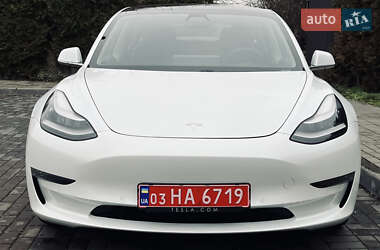 Седан Tesla Model 3 2020 в Луцке