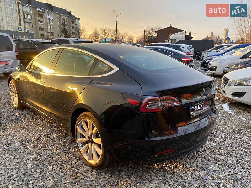 Седан Tesla Model 3 2018 в Коломые