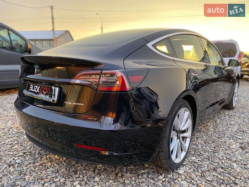 Седан Tesla Model 3 2018 в Коломые