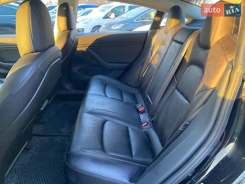 Седан Tesla Model 3 2018 в Коломые