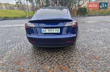 Седан Tesla Model 3 2022 в Днепре