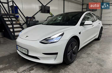 Седан Tesla Model 3 2019 в Львові