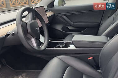 Седан Tesla Model 3 2019 в Одесі