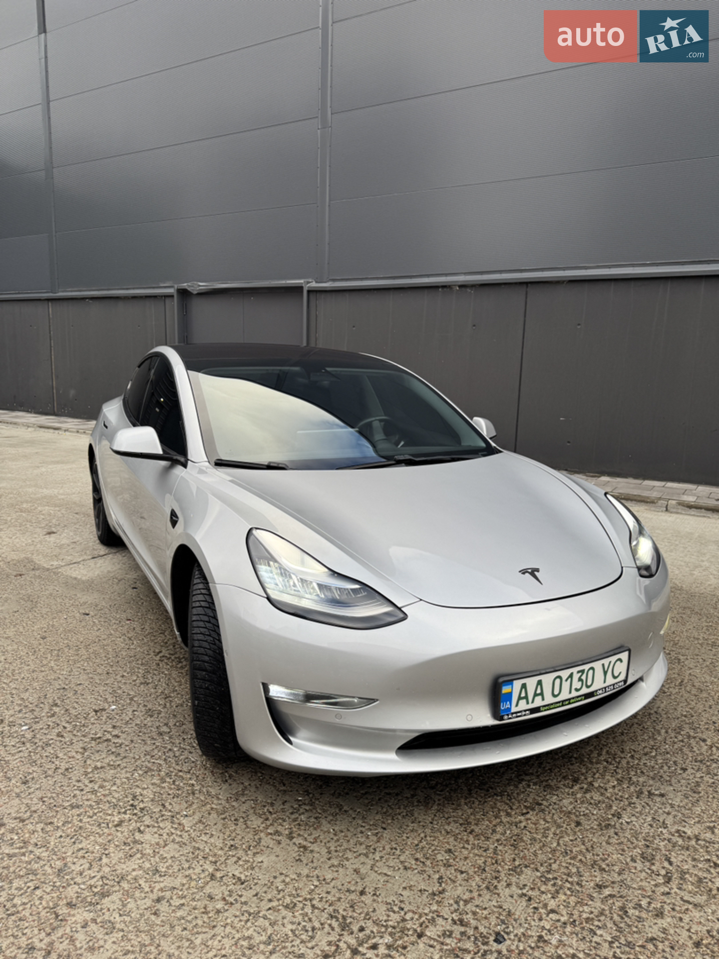 2018 Tesla Model 3 - фото 1