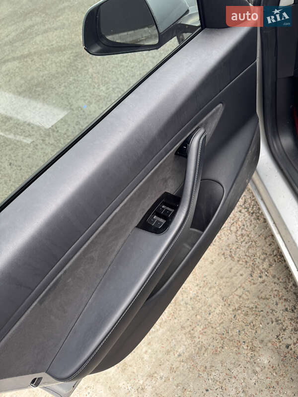 Седан Tesla Model 3 2018 в Киеве фото 7 Седан Tesla Model 3 2018 в Киеве