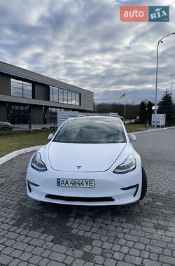 Седан Tesla Model 3 2020 в Львові