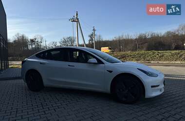 Седан Tesla Model 3 2021 в 