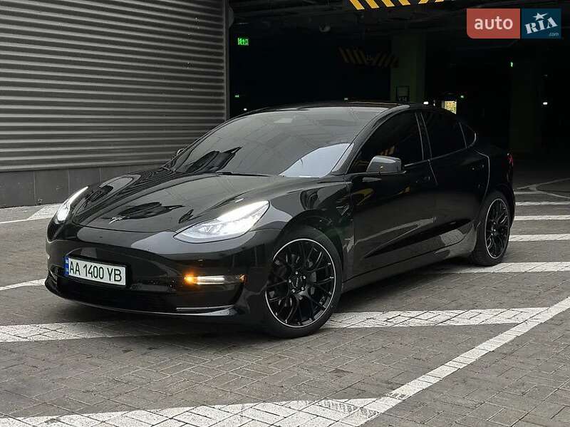 Седан Tesla Model 3 2018 в Киеве