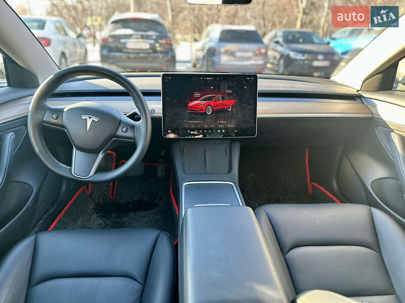 Седан Tesla Model 3 2023 в Києві