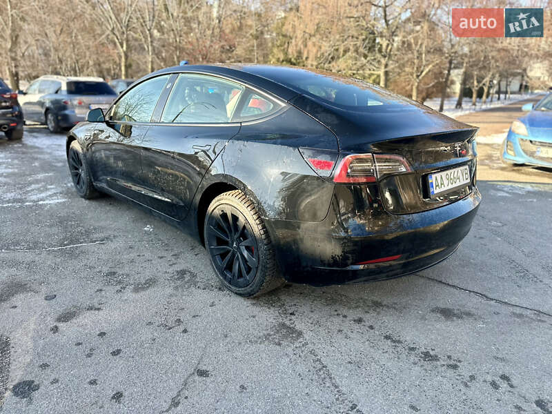 Седан Tesla Model 3 2023 в Києві