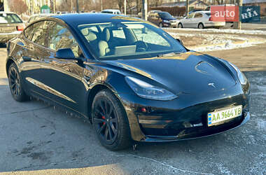 Седан Tesla Model 3 2023 в Києві