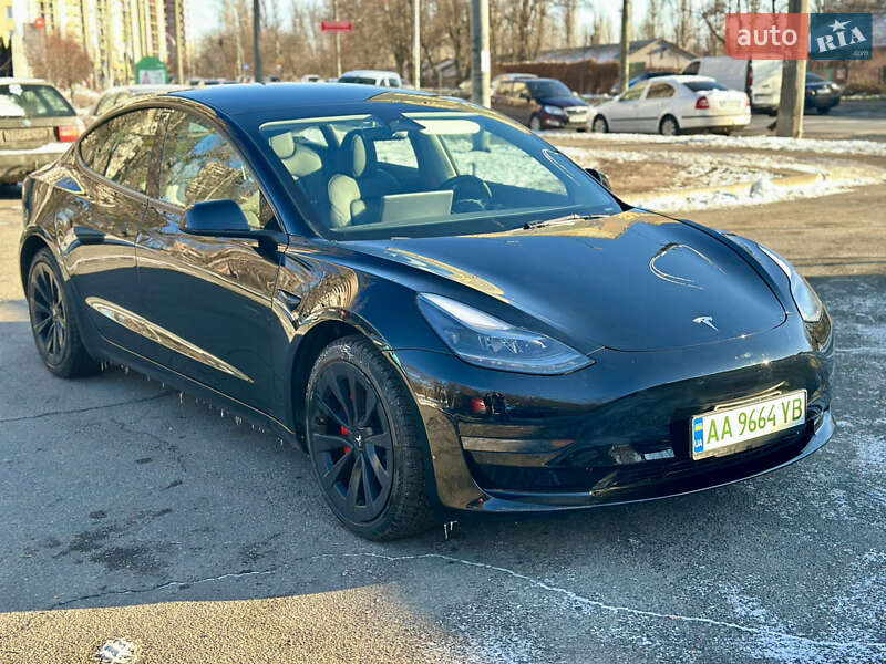 Седан Tesla Model 3 2023 в Києві